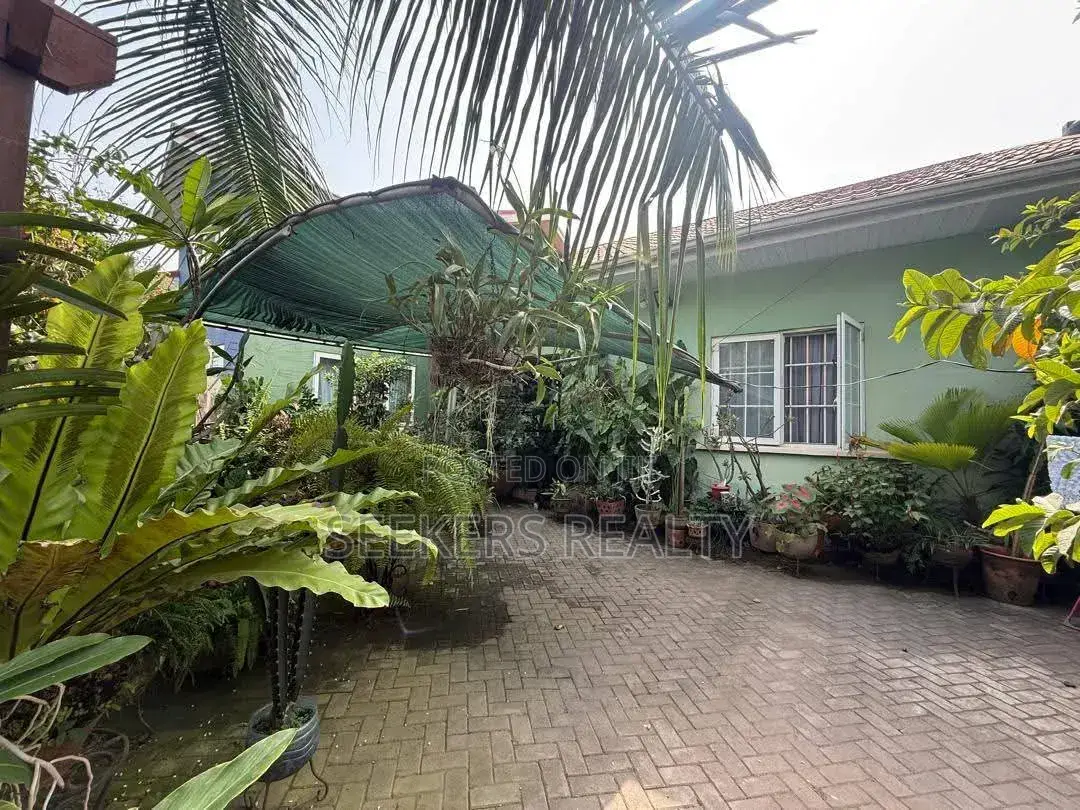 Furnished 3bdrm House in Seekers Realty, Coffee Shop Area for rent