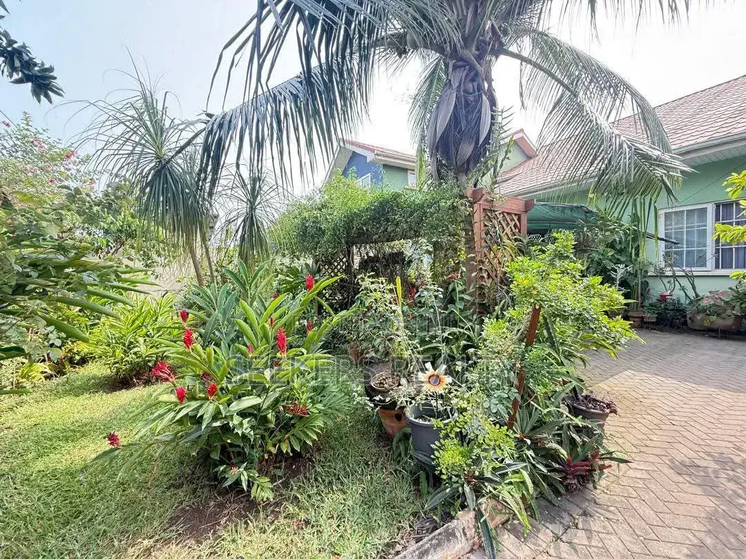 Furnished 3bdrm House in Seekers Realty, Coffee Shop Area for rent