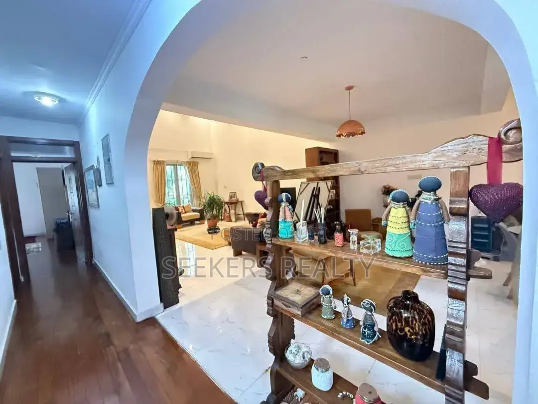 Furnished 3bdrm House in Seekers Realty, Coffee Shop Area for rent