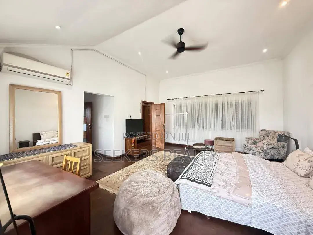 Furnished 3bdrm House in Seekers Realty, Coffee Shop Area for rent