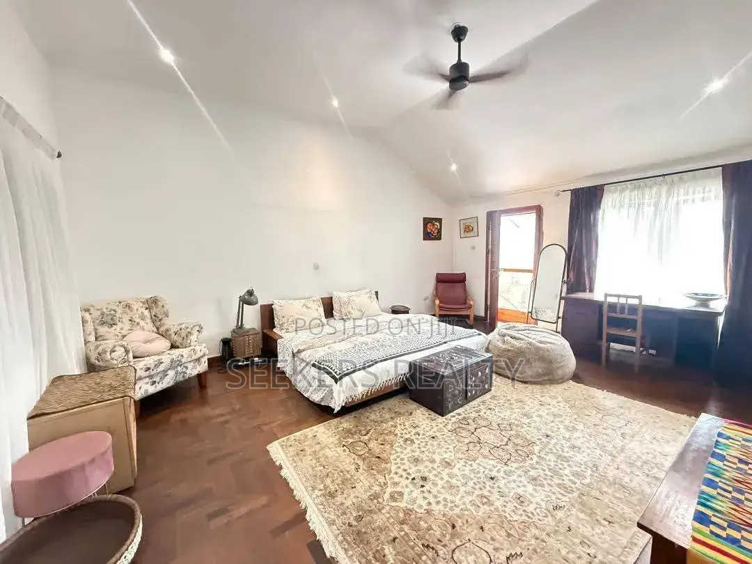 Furnished 3bdrm House in Seekers Realty, Coffee Shop Area for rent