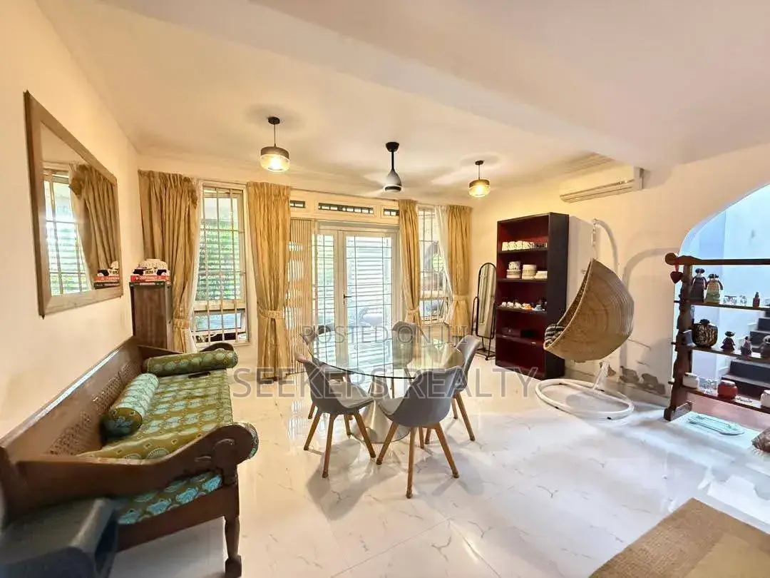 Furnished 3bdrm House in Seekers Realty, Coffee Shop Area for rent
