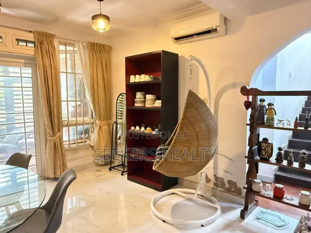 Furnished 3bdrm House in Seekers Realty, Coffee Shop Area for rent