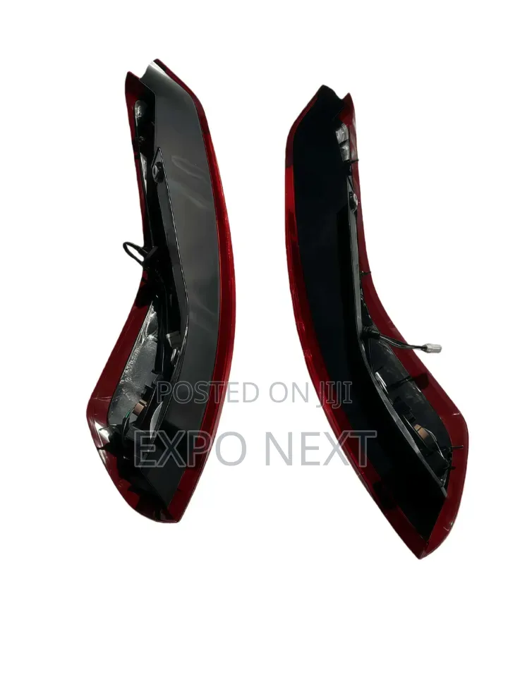 Nissan X-Trail T31 Tail Light Pair 2007-2014