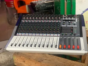 Yamaha 12 Channel Powered Mixer (Kv12)