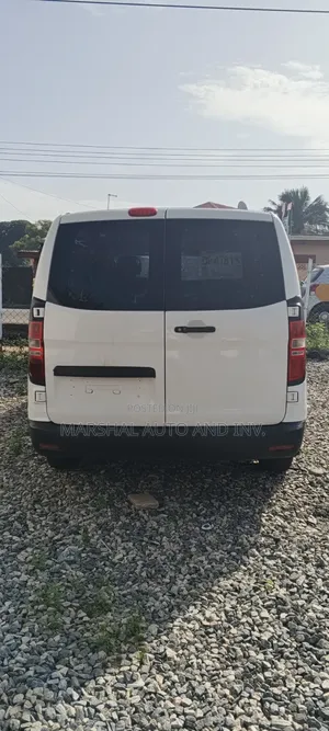 Hyundai H1 2.4 GLS 2012 White