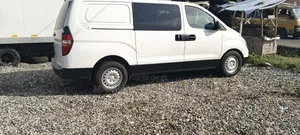 Hyundai H1 2.4 GLS 2012 White