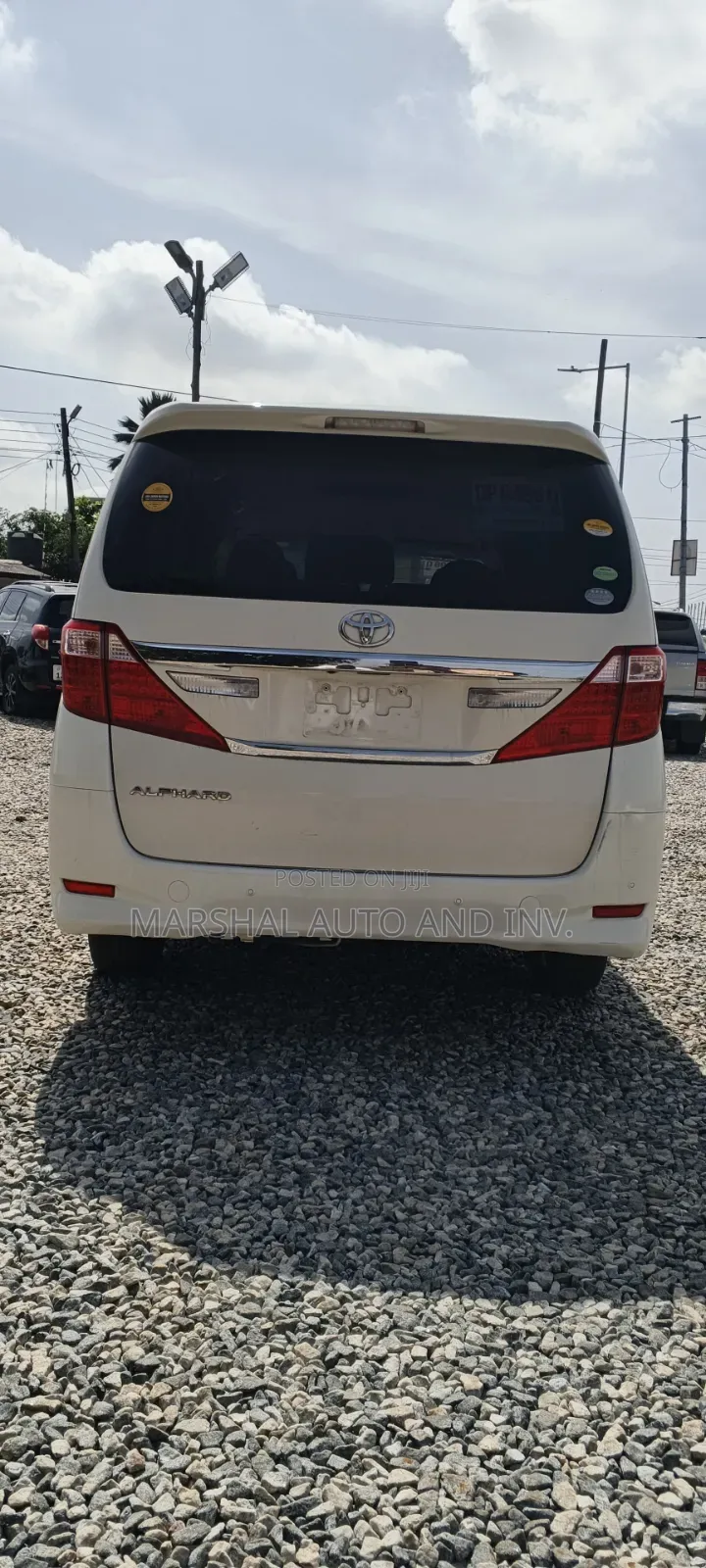 Toyota Alphard 2.4 Petrol FWD 2013 White