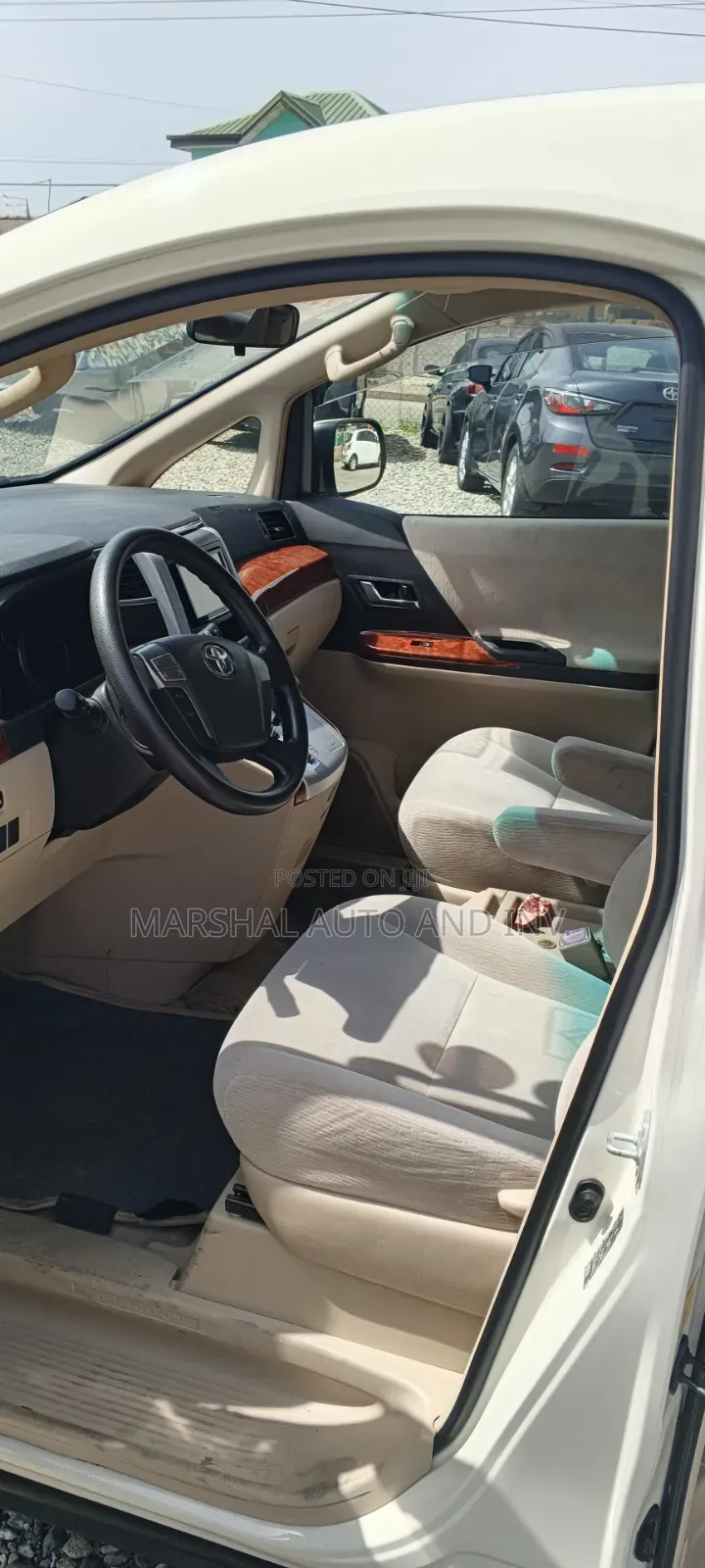 Toyota Alphard 2.4 Petrol FWD 2013 White