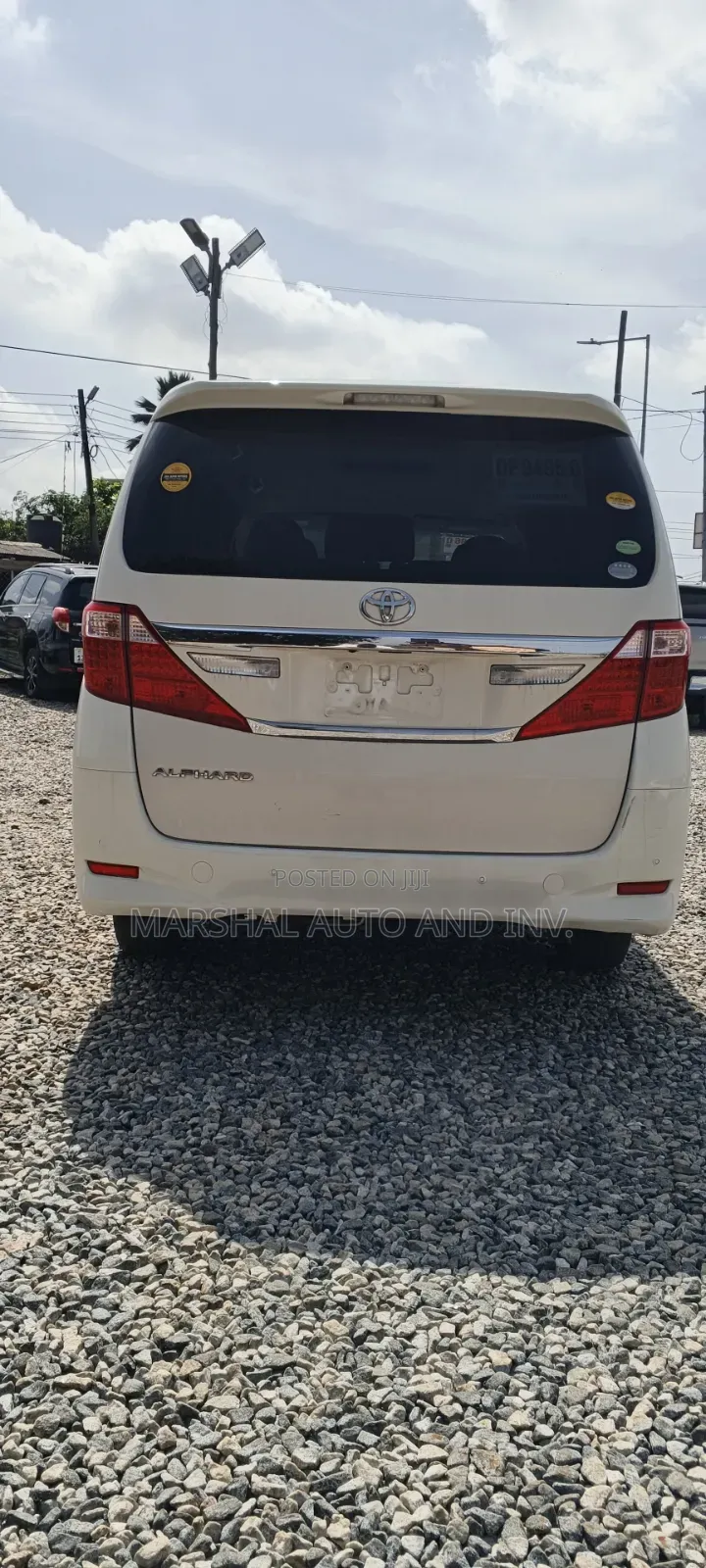 Toyota Alphard 2.4 Petrol FWD 2013 White