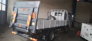 4 Ton Truck With Hydraulic Tail Lift