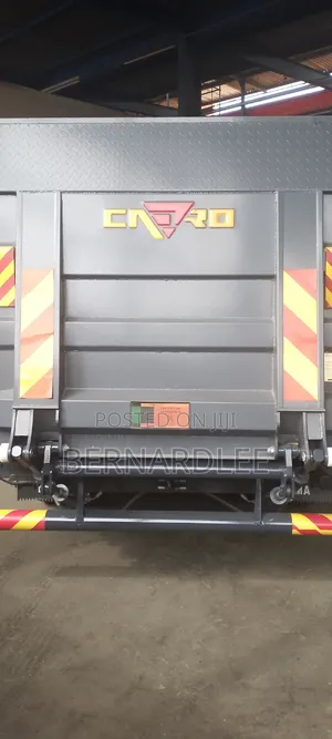 4 Ton Truck With Hydraulic Tail Lift