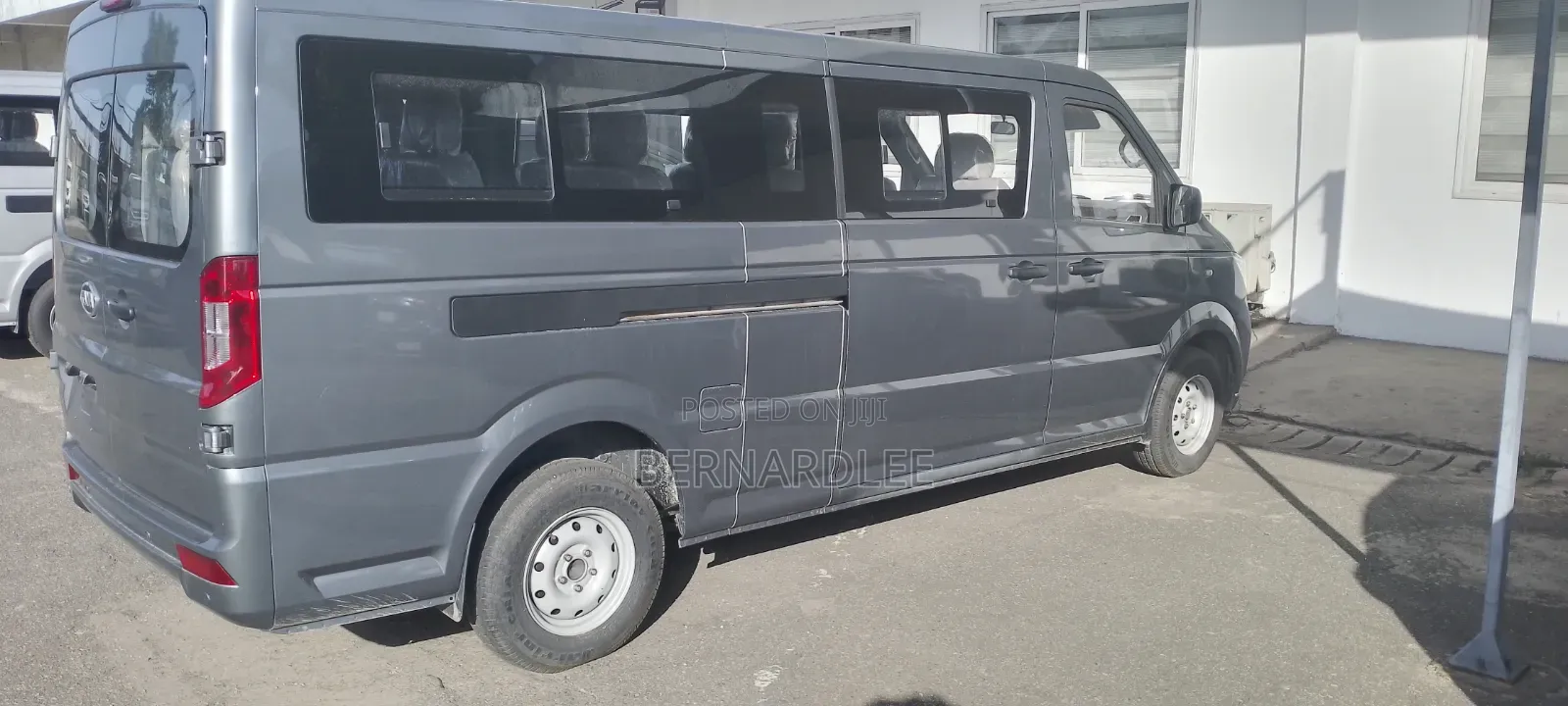 New Bus 2023 Silver