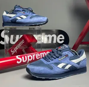 Reebok Classic in “Navy Blue”Suede Sneakers