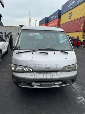 Hyundai H1 2005 Grey