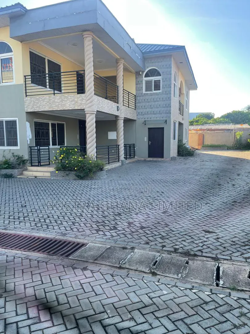 11bdrm House in Cantonment, US Embassy Area for rent