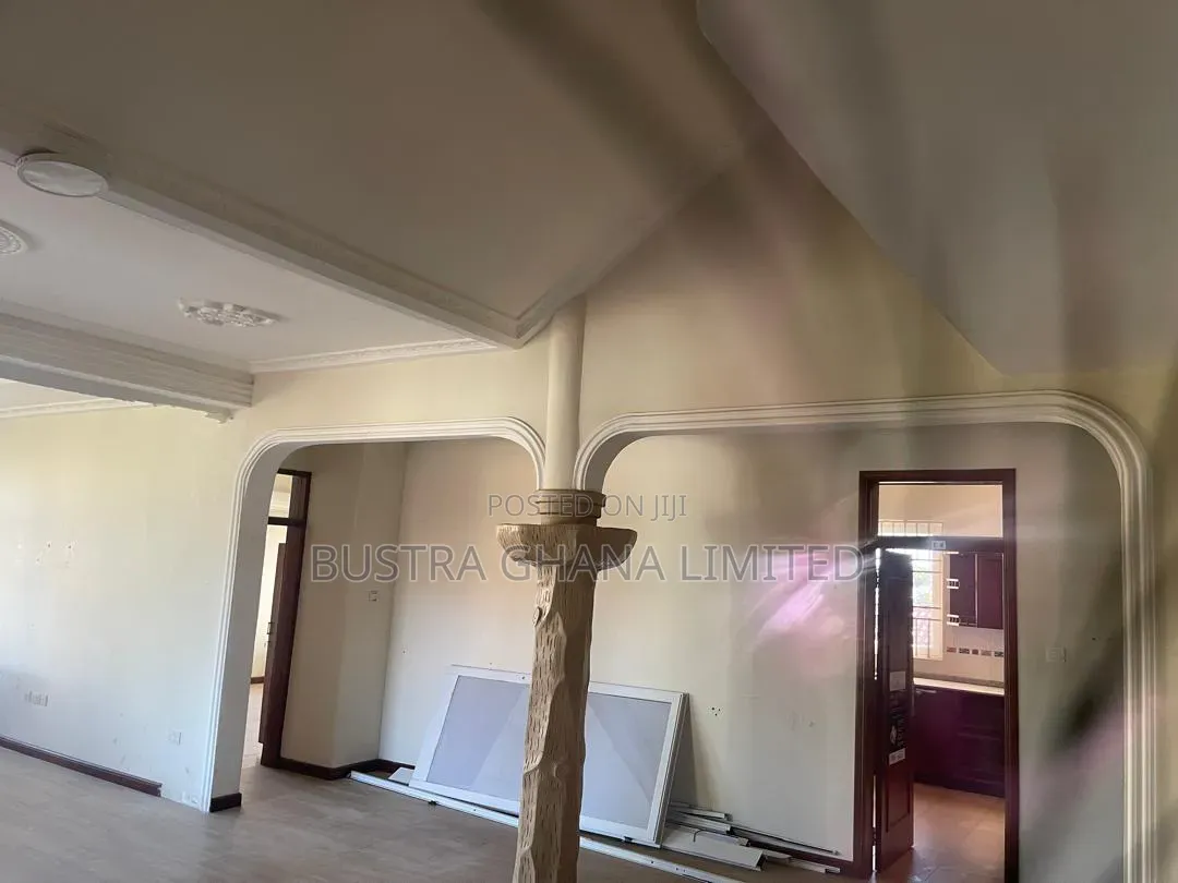 11bdrm House in Cantonment, US Embassy Area for rent