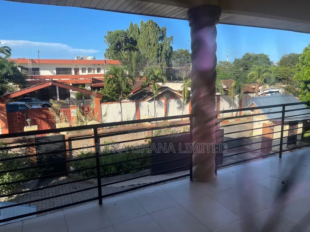 11bdrm House in Cantonment, US Embassy Area for rent