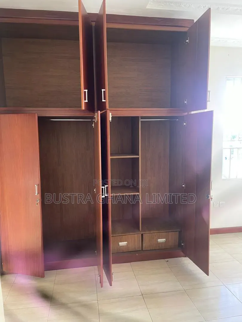 11bdrm House in Cantonment, US Embassy Area for rent