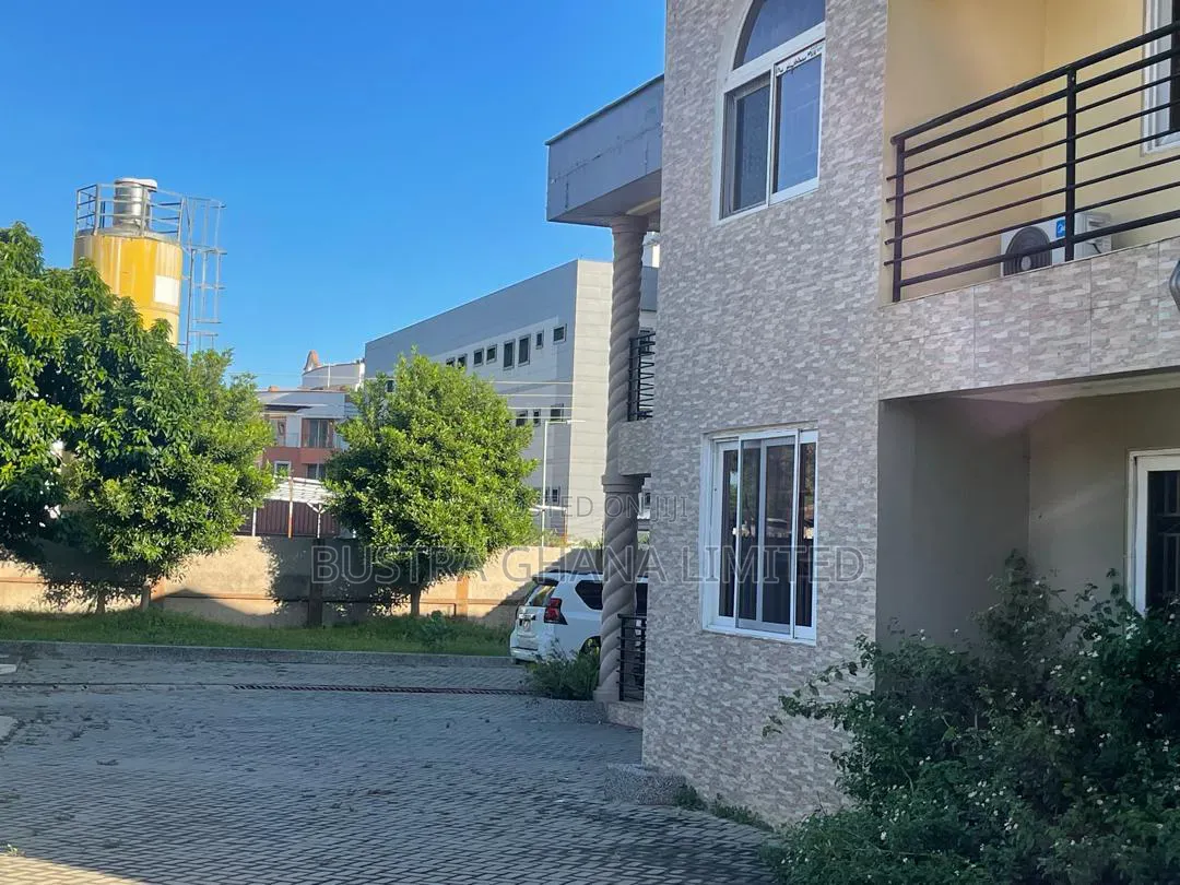 11bdrm House in Cantonment, US Embassy Area for rent