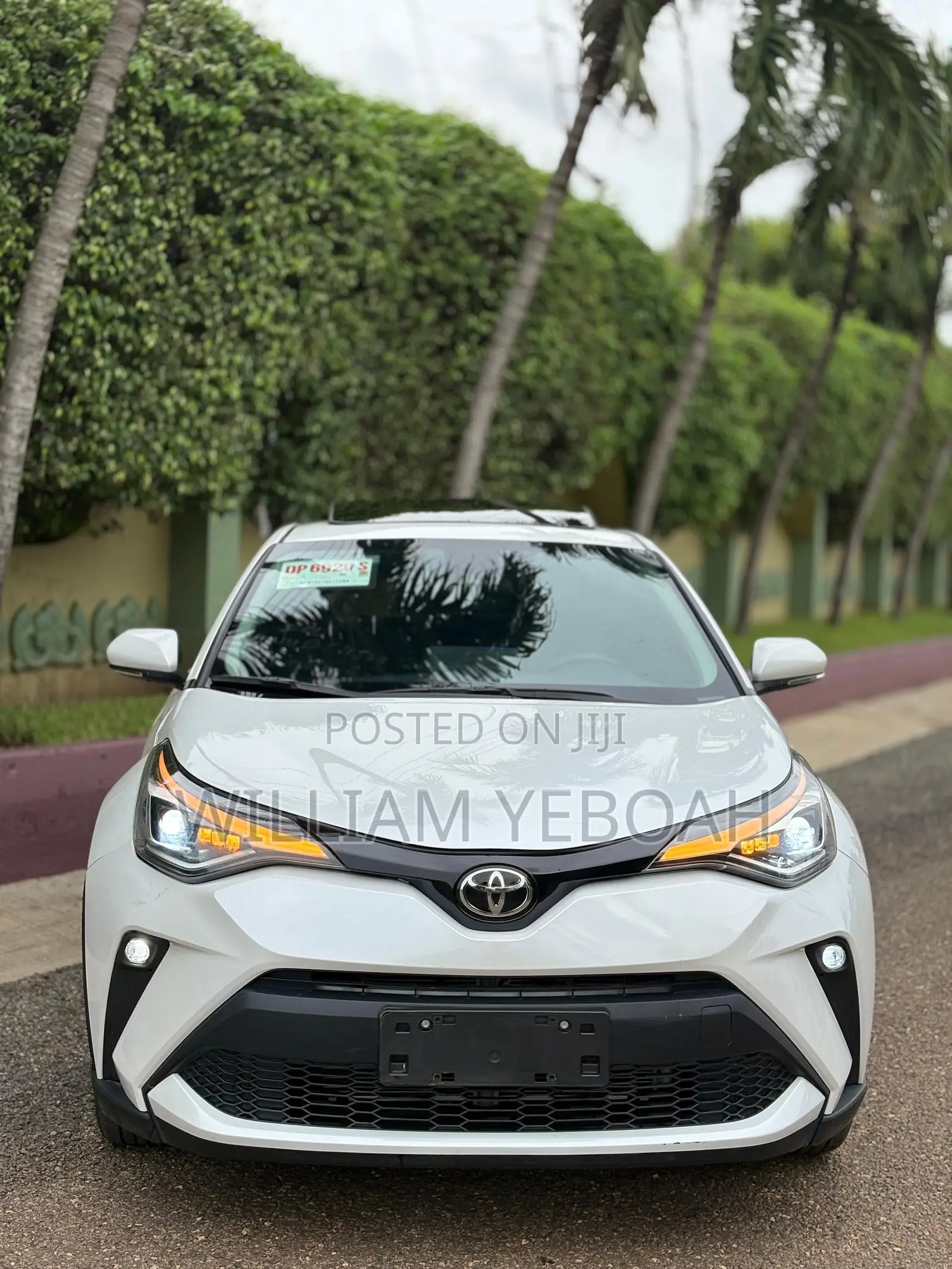 Toyota C-HR XLE 2021 White