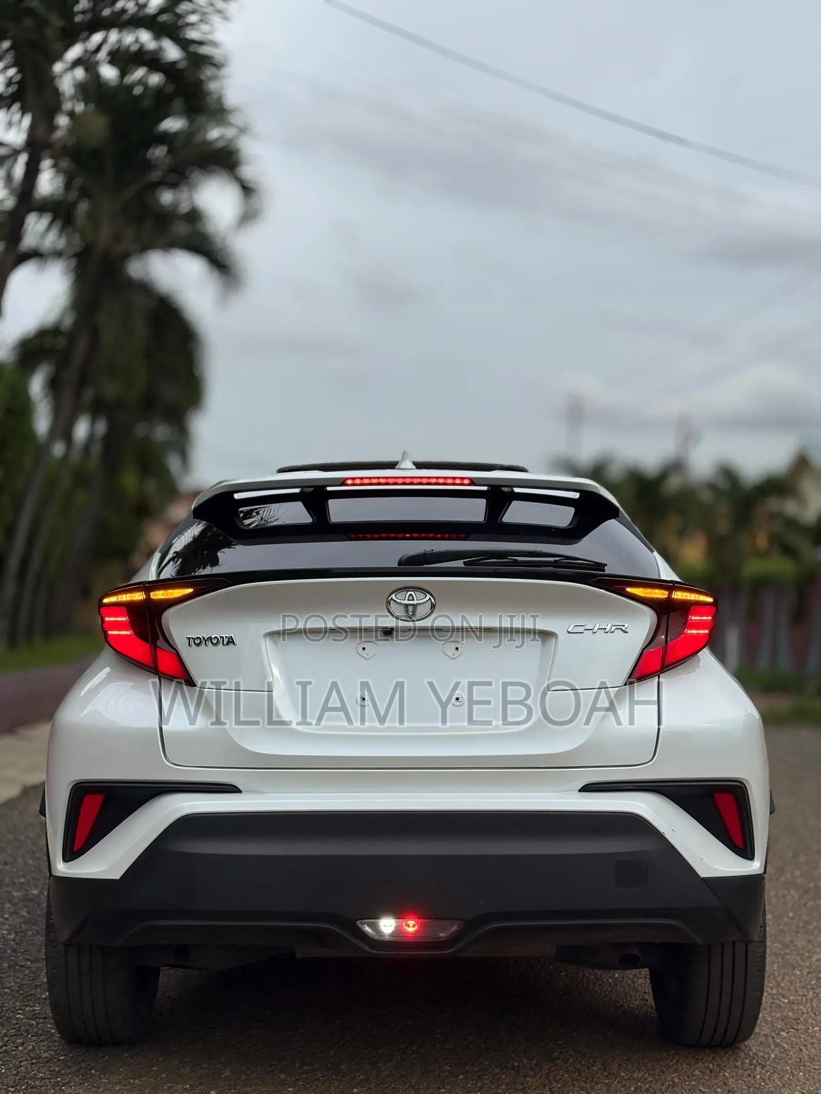 Toyota C-HR XLE 2021 White
