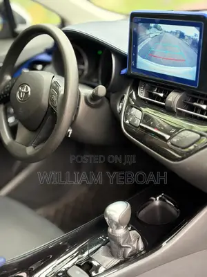 Toyota C-HR XLE 2021 White