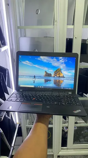 Laptop Lenovo ThinkPad Edge E550 8GB Intel Core i5 HDD+SSD 500GB