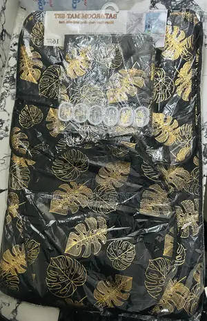 Golden Black Bathroom Mat Set