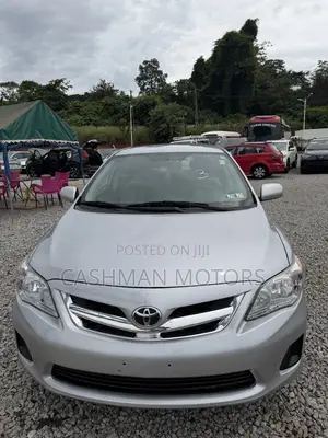 Toyota Corolla LE Special Edition 4dr Sedan (1.8L 4cyl 4A) 2013 Silver