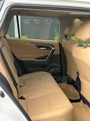 Toyota RAV4 2023 White