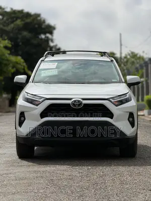 Toyota RAV4 2023 White