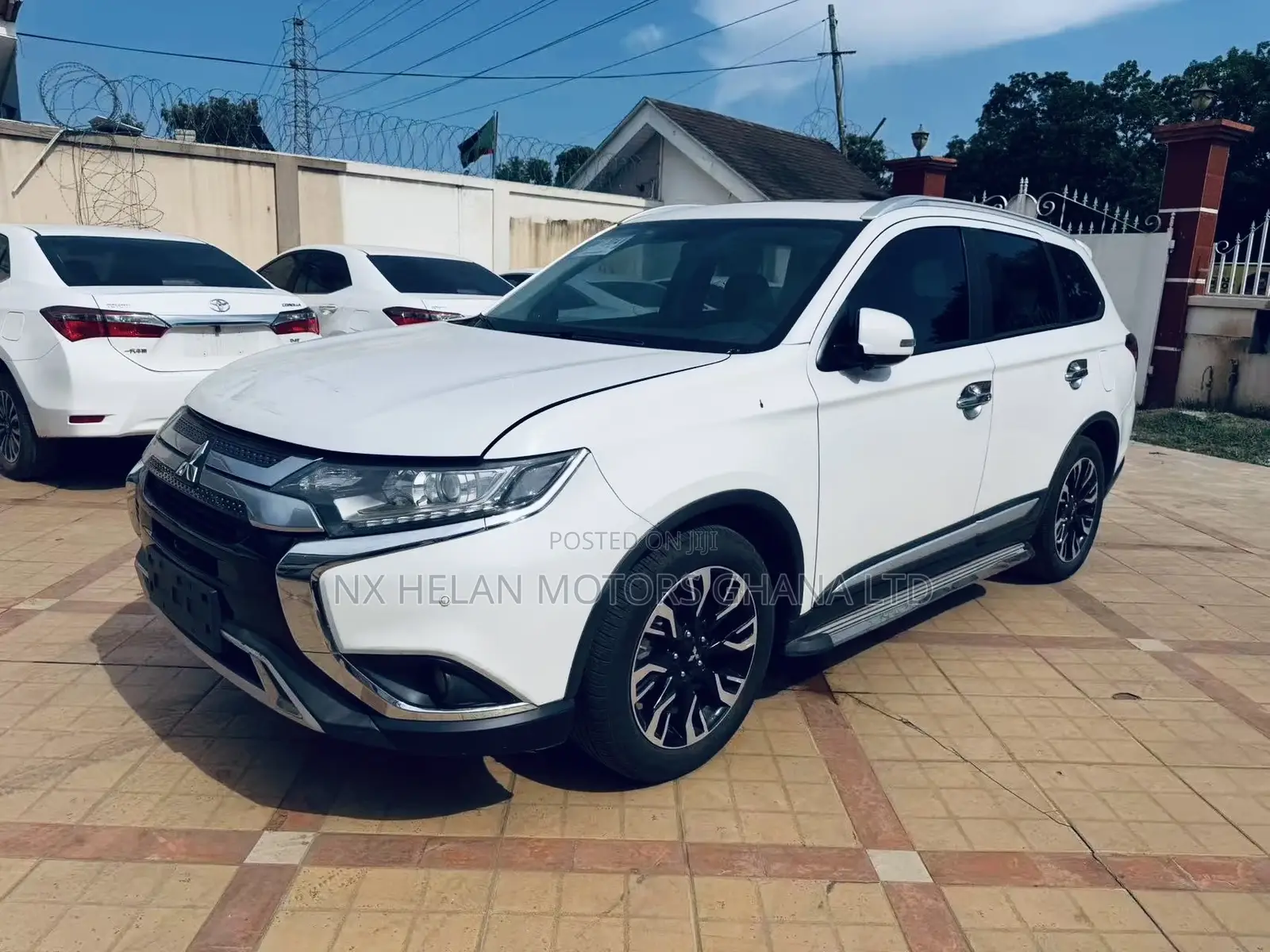 Mitsubishi Outlander 2019 White