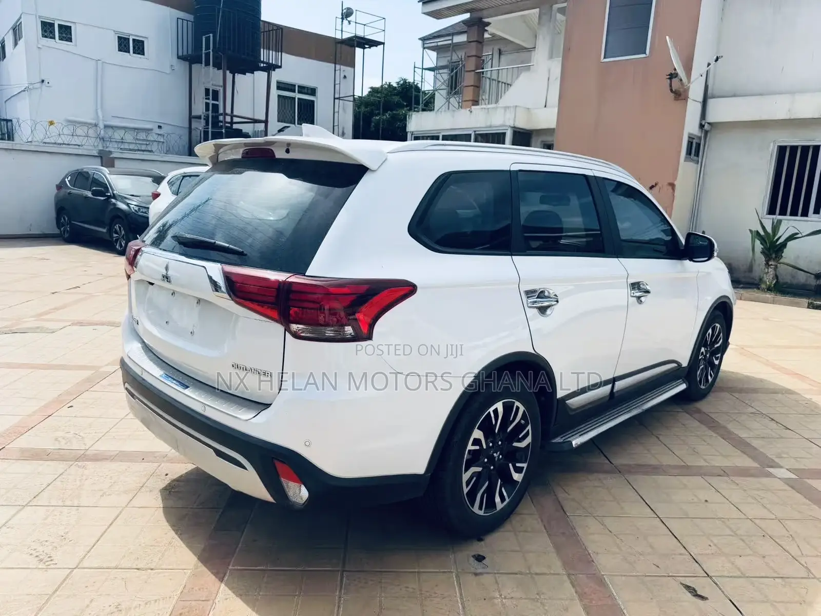 Mitsubishi Outlander 2019 White