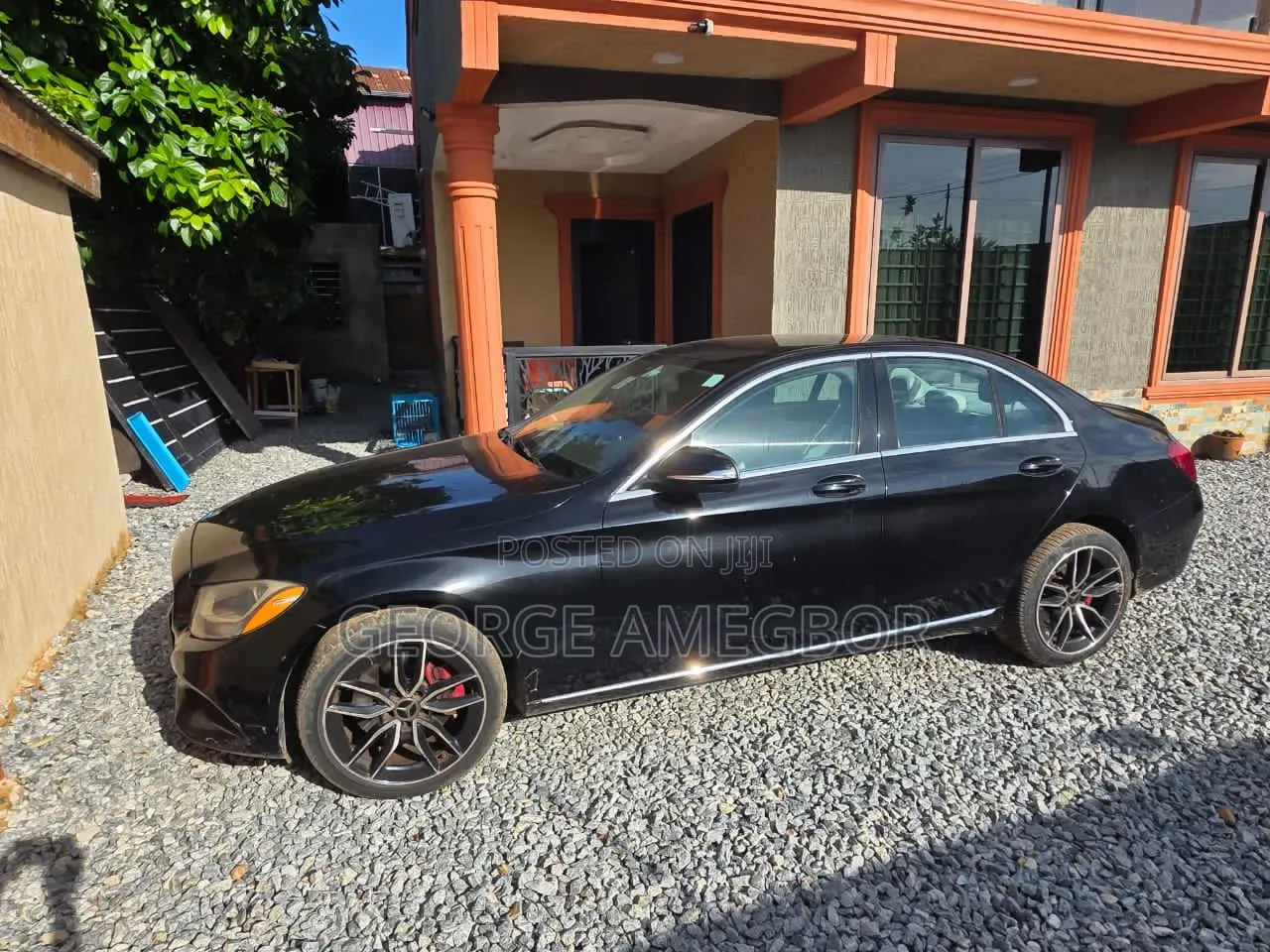 Mercedes-Benz C300 2016 Black