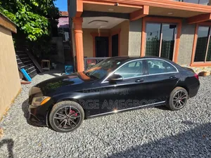 Mercedes-Benz C300 2016 Black