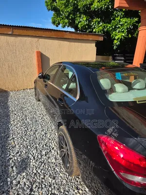 Mercedes-Benz C300 2016 Black