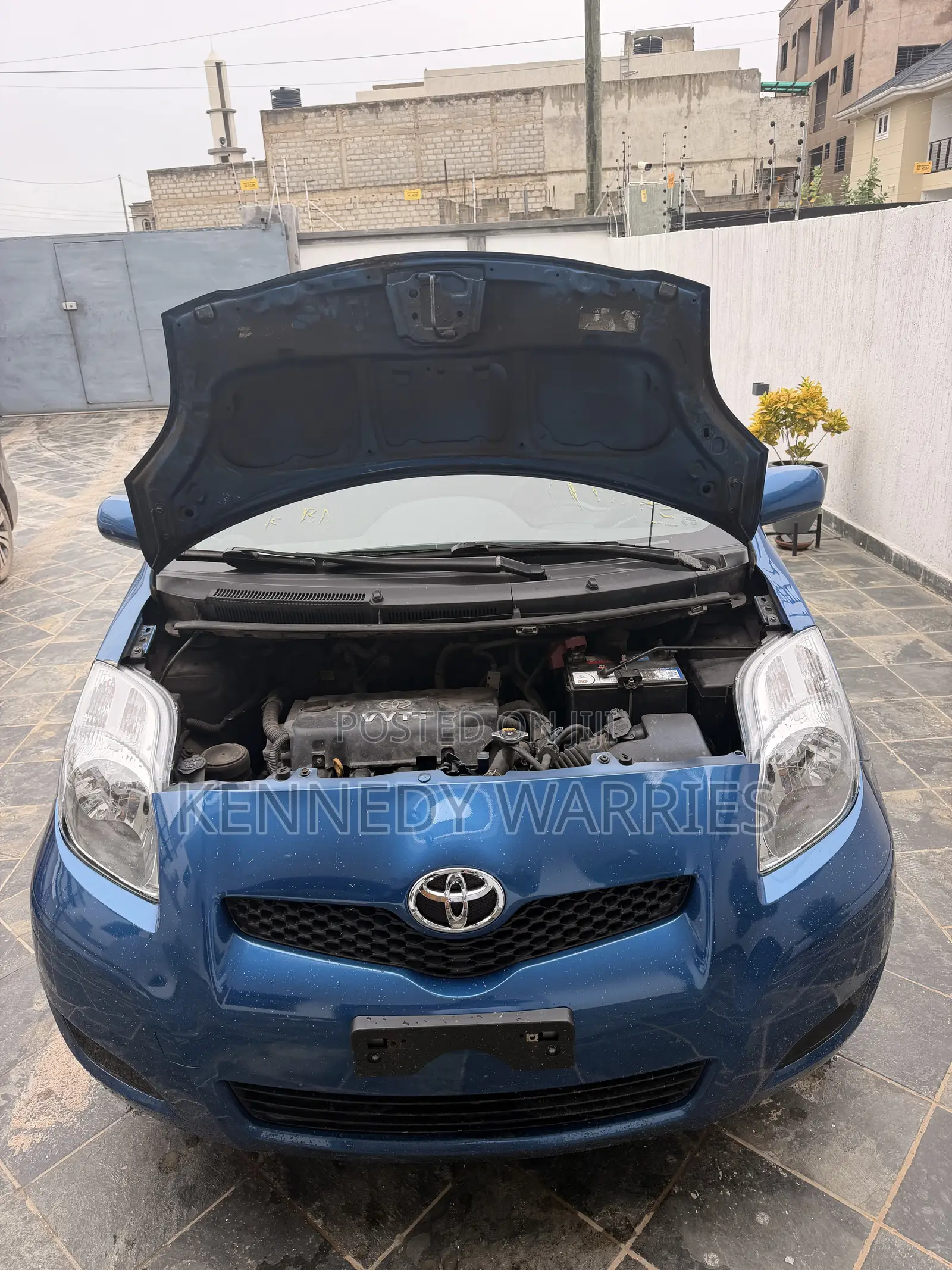 Toyota Yaris Base Hatchback 5dr 2011 Blue
