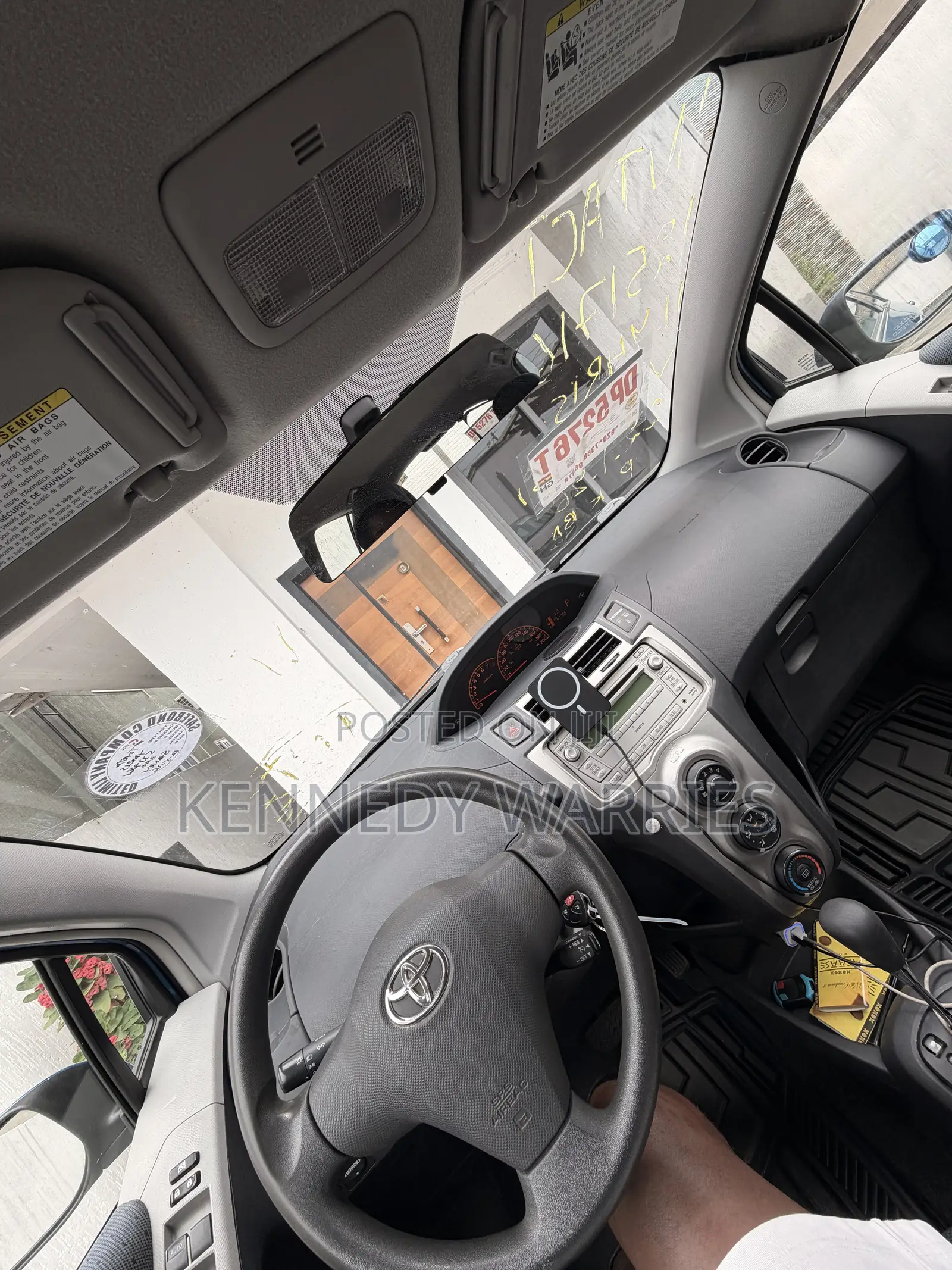Toyota Yaris Base Hatchback 5dr 2011 Blue