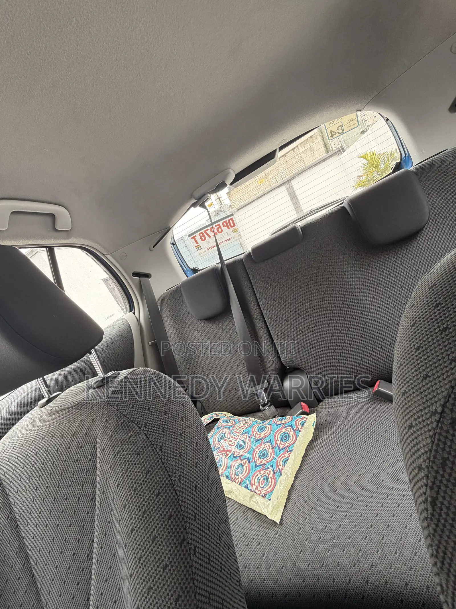 Toyota Yaris Base Hatchback 5dr 2011 Blue