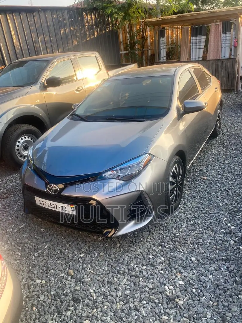 Toyota Corolla LE Premium 4dr Sedan (1.8L 4cyl CVT) 2016 Gray