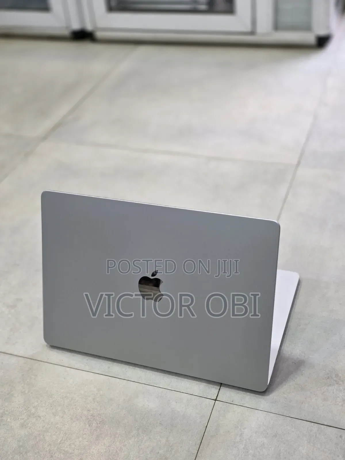 Laptop Apple MacBook Air 2024 M3 8GB Apple M3 SSD 256GB