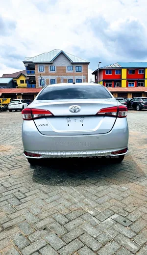 Toyota Vios 2022 Silver