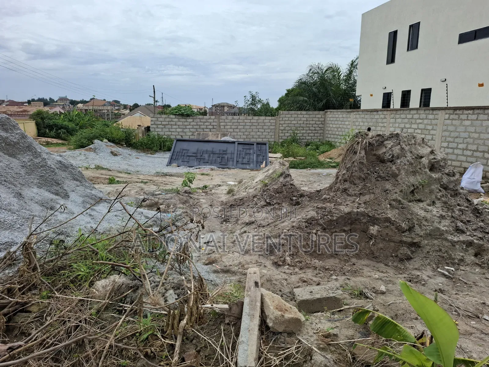 Half Plot of Land for Sale in Atasomanso