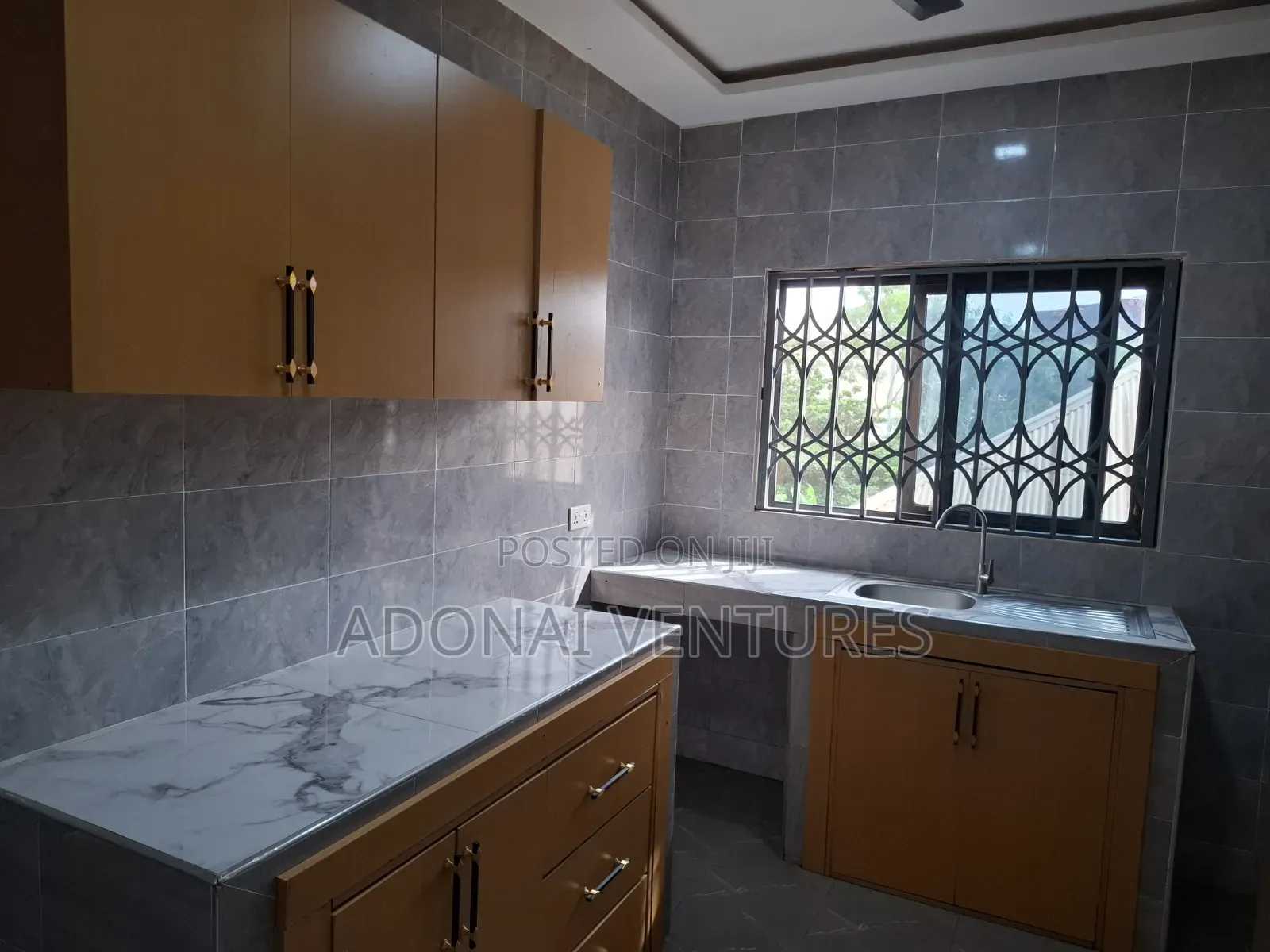 3bdrm Apartment in Ahodwo Daban, Kumasi Metropolitan for rent