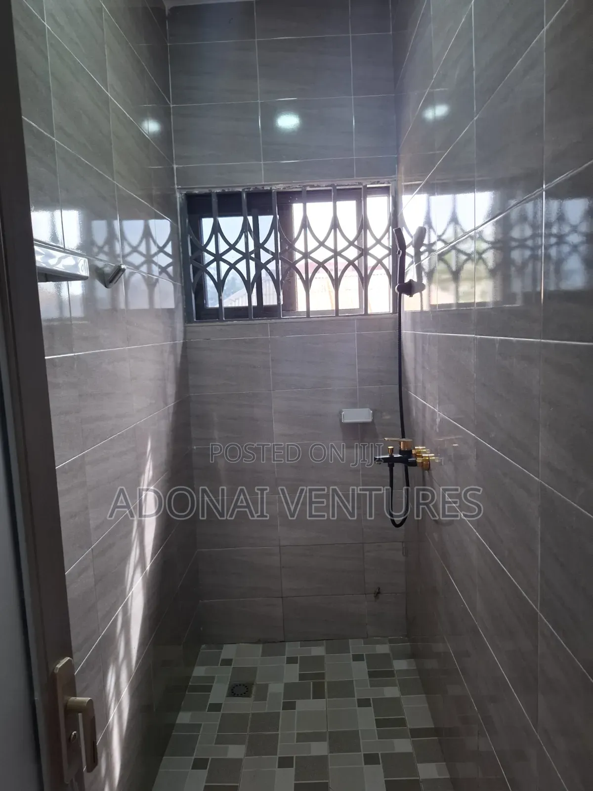 3bdrm Apartment in Ahodwo Daban, Kumasi Metropolitan for rent