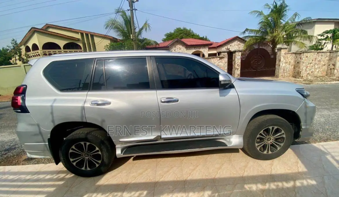 Toyota Land Cruiser Prado 2013 Gray