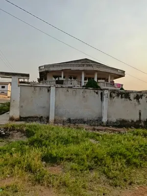 6bdrm House in Kumasi Airport Dvla for sale