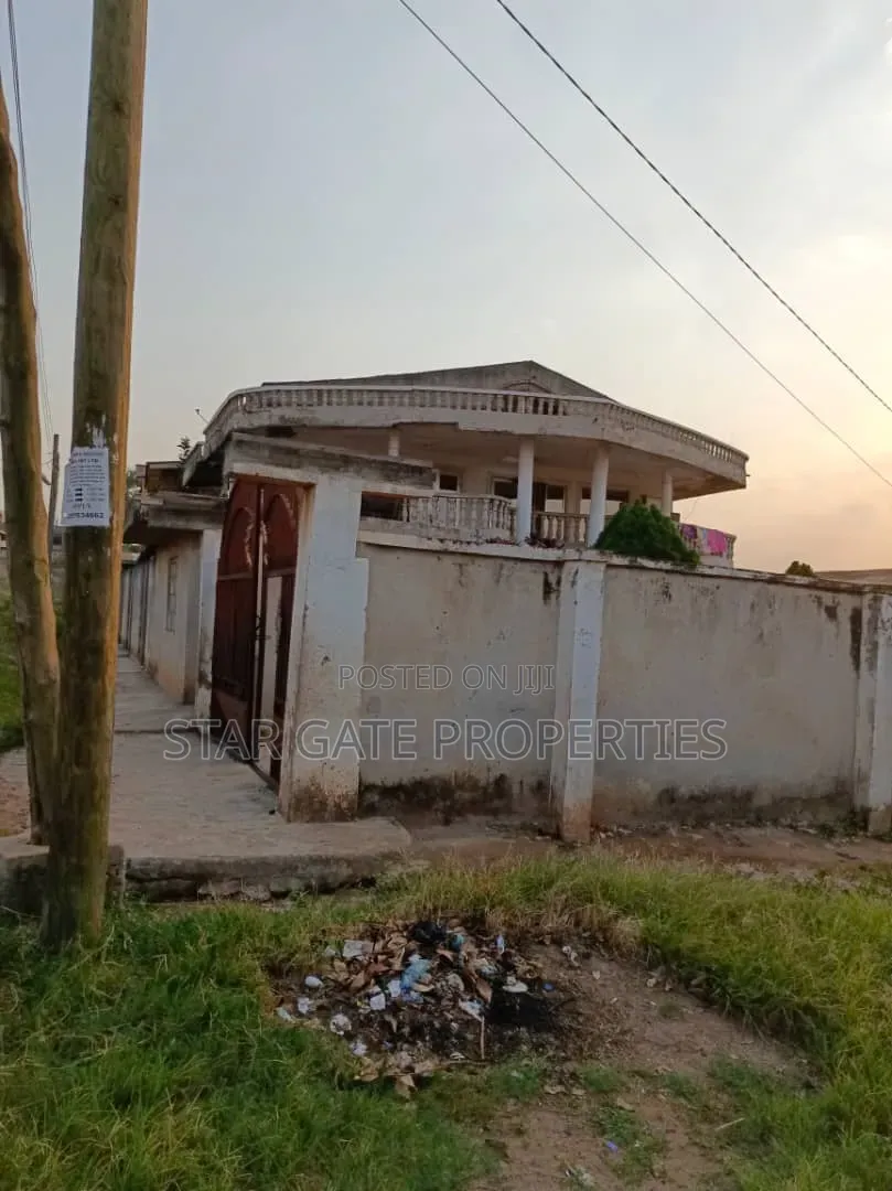 6bdrm House in Kumasi Airport Dvla for sale