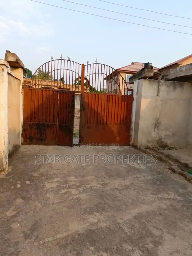 6bdrm House in Kumasi Airport Dvla for sale